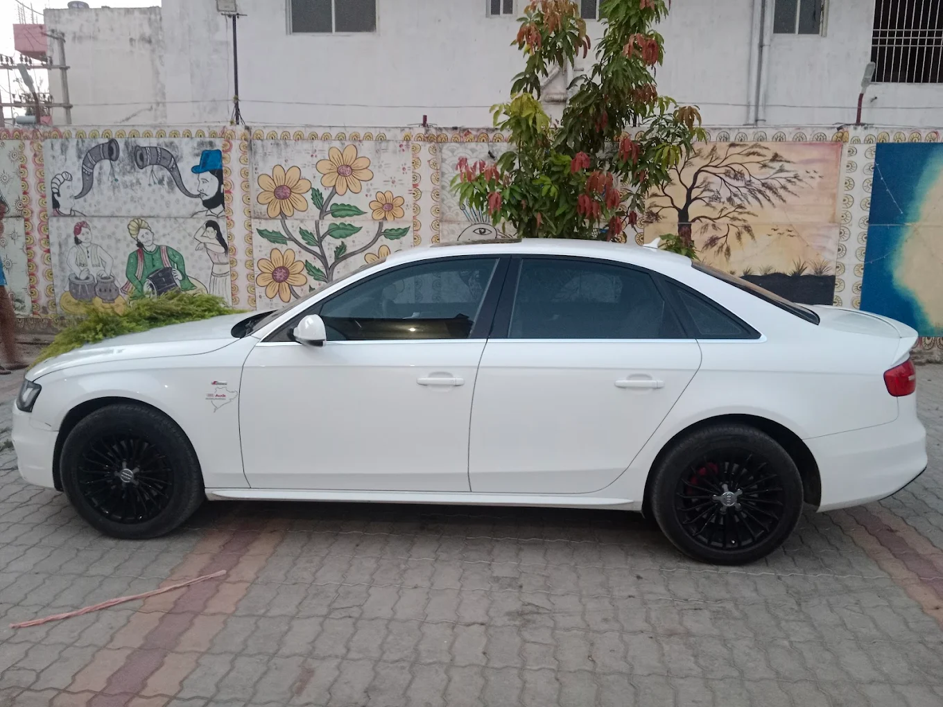 Luxury Cars in Patna for weddind